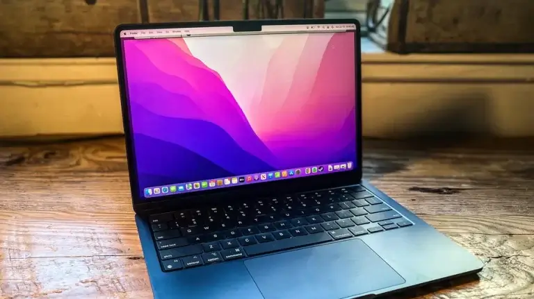 Is it worth it to buy a MacBook Air M1??? [CYBER MONDAY EXTRA DISCOUNT]