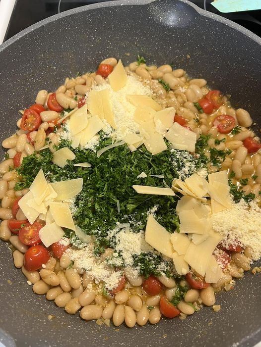 The sexiest creamy garlic white beans you'll try!