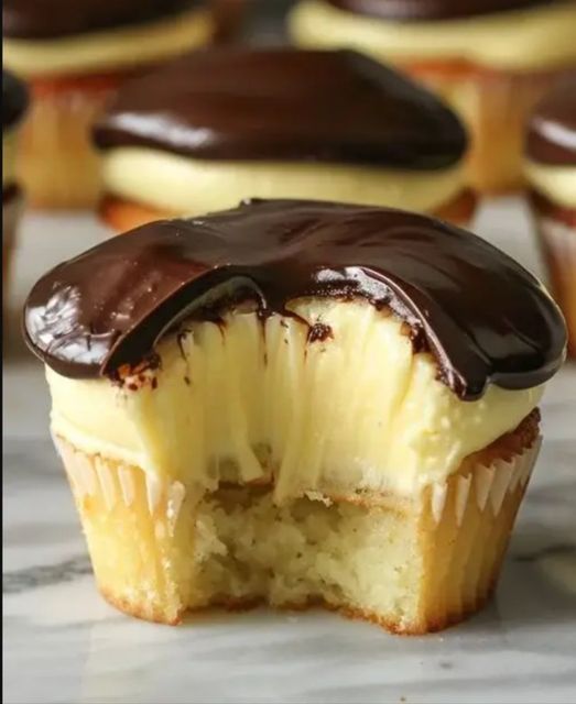 Boston Cream Pie Cupcakes