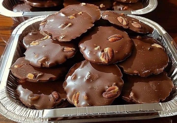 tortoise candy with pecans