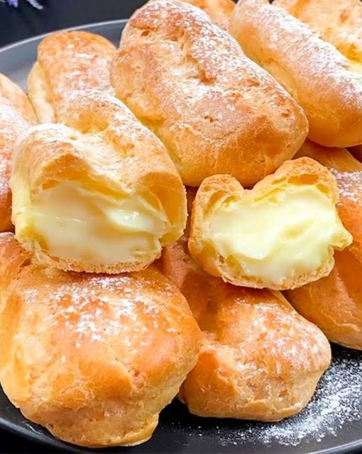 Cream-Filled Pastry Bananas