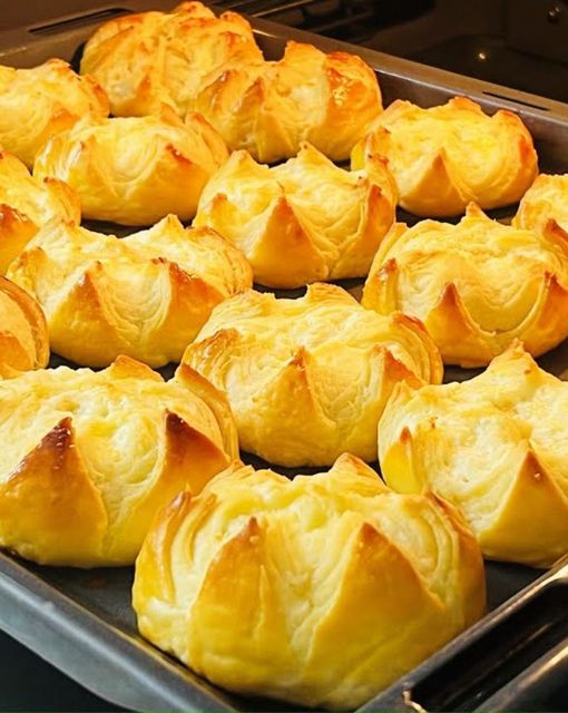 Cheese and Cottage Cheese Filled Buns