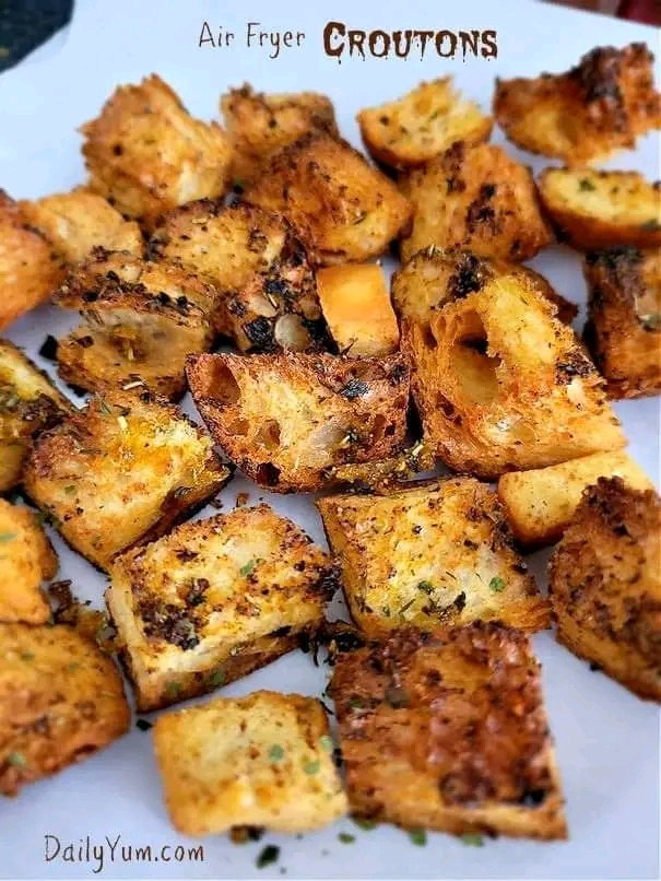 Homemade Air Fryer Croutons with Garlic and Herbs 2