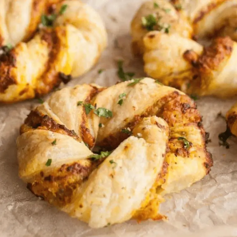 Air Fryer Savory Pumpkin Twists With Puff Pastry 3
