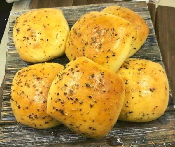 air fryer herb butter dinner rolls 1
