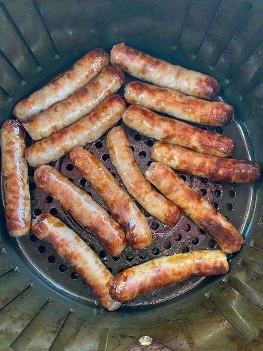 In an air fryer, sausages 1