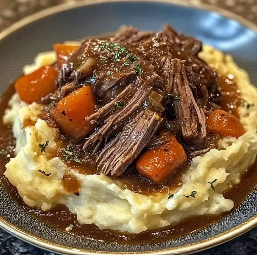 Mashed potatoes with a pot roast 2