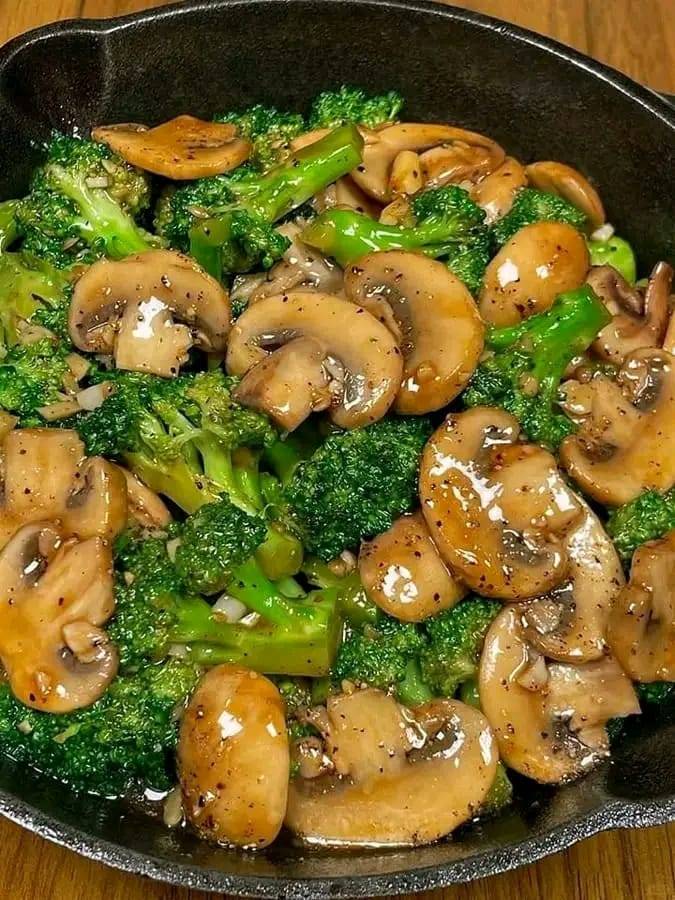 Sautéed Broccoli and Mushroom Stir-Fry 1