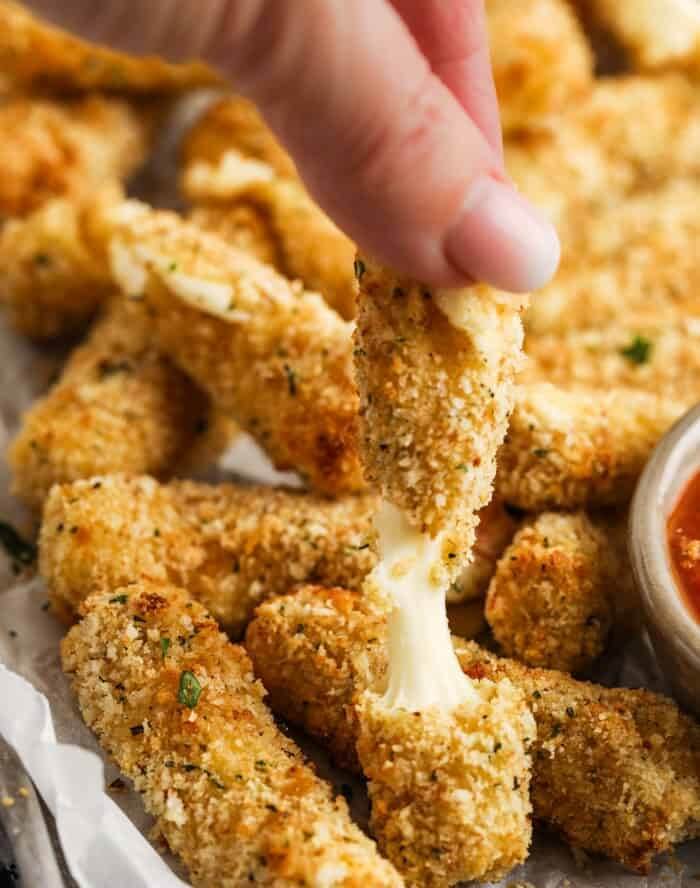 Air Fryer Mozzarella Sticks 1