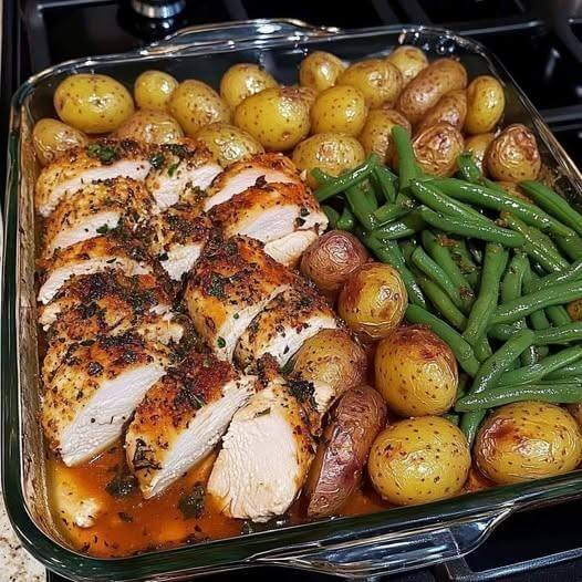One-Pan Garlic Herb Chicken with Potatoes & Green Beans 1
