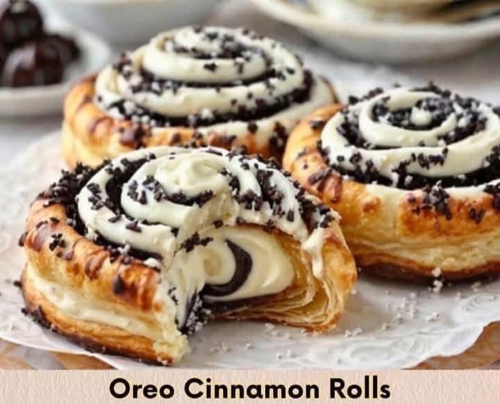 Oreo Stuffed Cinnamon Rolls 1
