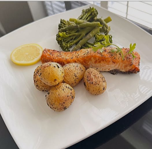 Garlic Herb Salmon with Baby Potatoes 1