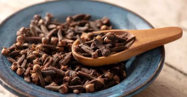Clove Tea: The Natural Remedy for Headaches and More 1