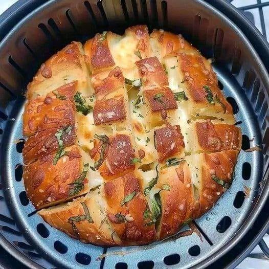 Air Fryer Pull Apart Cheese Garlic Bread 1