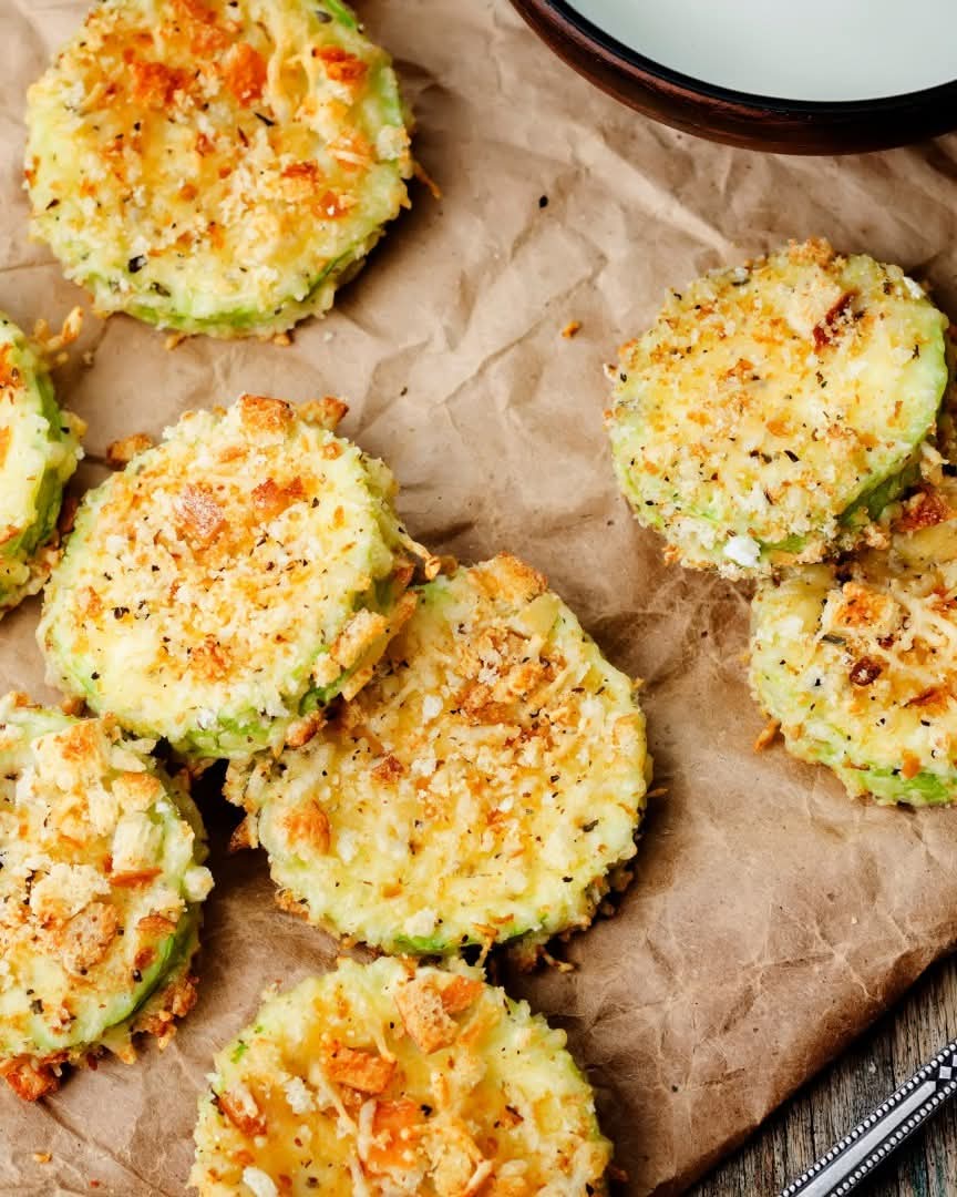 Oven Bake pecorino zucchini chips 1