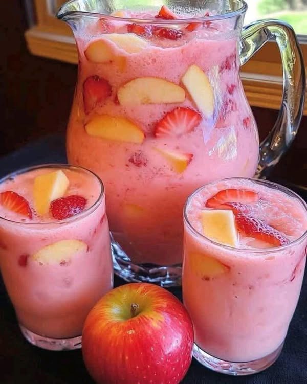 The Perfect Creamy Strawberry Apple Punch 1