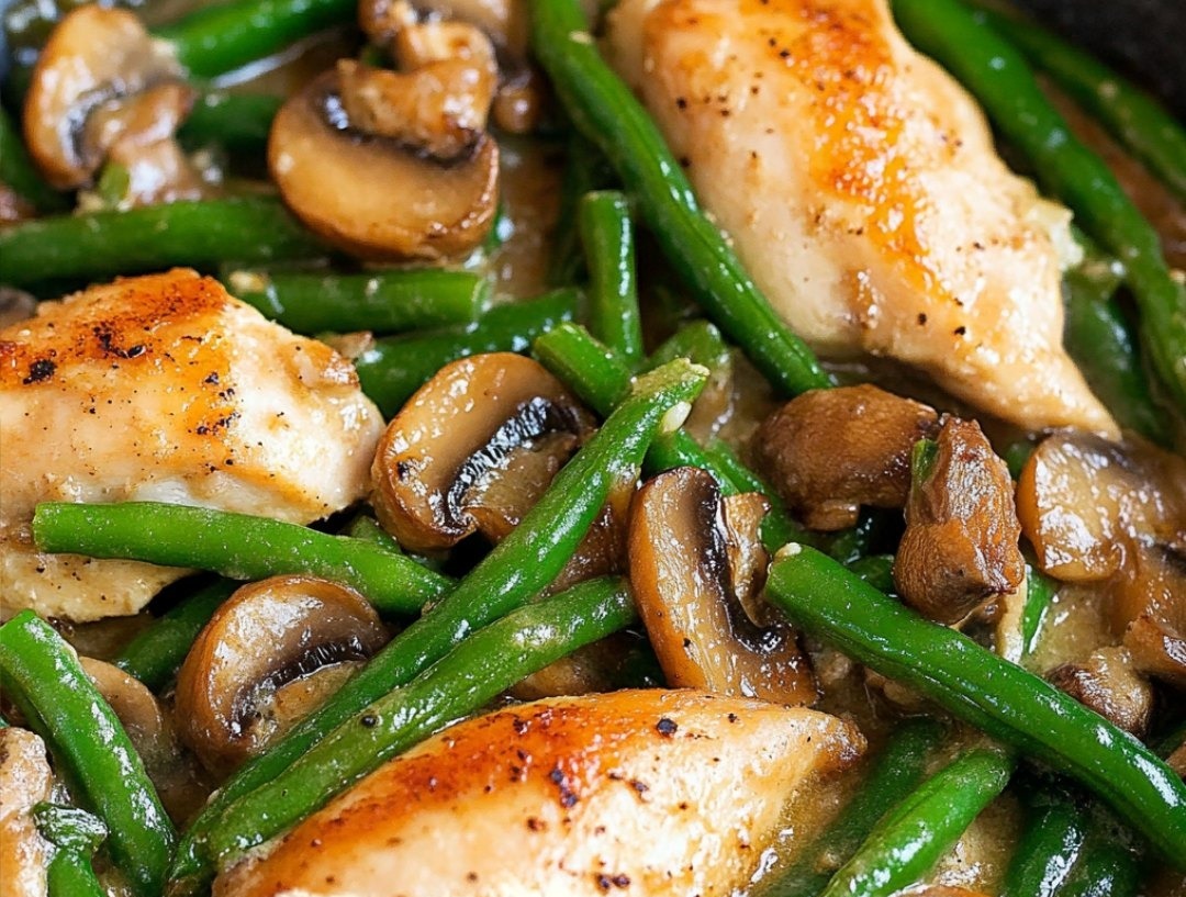 One Skillet Chicken with Green Beans and Mushrooms 1