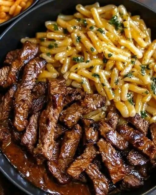 One-Pot Smoky Honey BBQ Steak Pasta 1