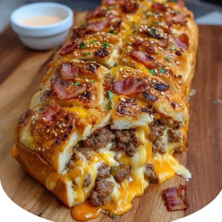 Stuffed Cheeseburger Pull-Apart Bread 1