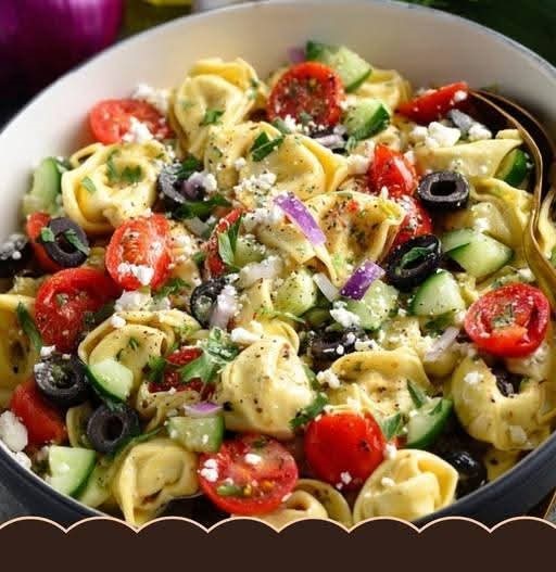 Mediterranean Greek Tortellini Pasta Salad 1