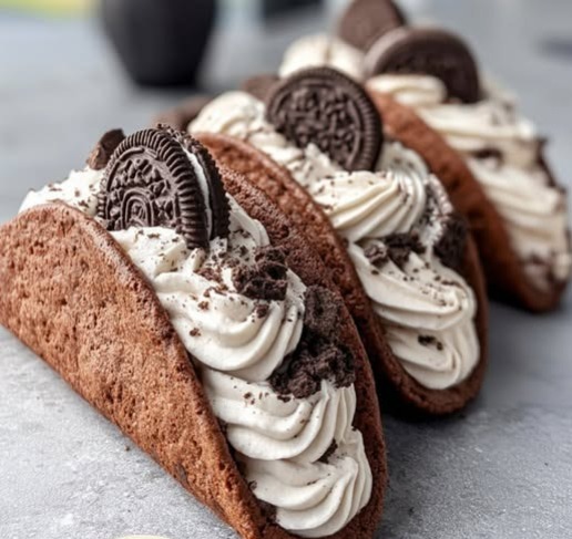 Cookies & Cream Dessert Tacos 1