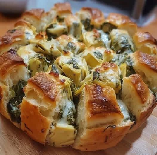 Mediterranean Cheesy Spinach and Artichoke Pull-Apart Sourdough Bread 1
