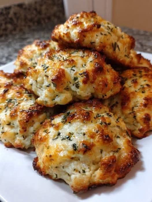 Mediterranean Garlic & Herb Cottage Cheese Biscuits – Fluffy, Cheesy & High-Protein 1