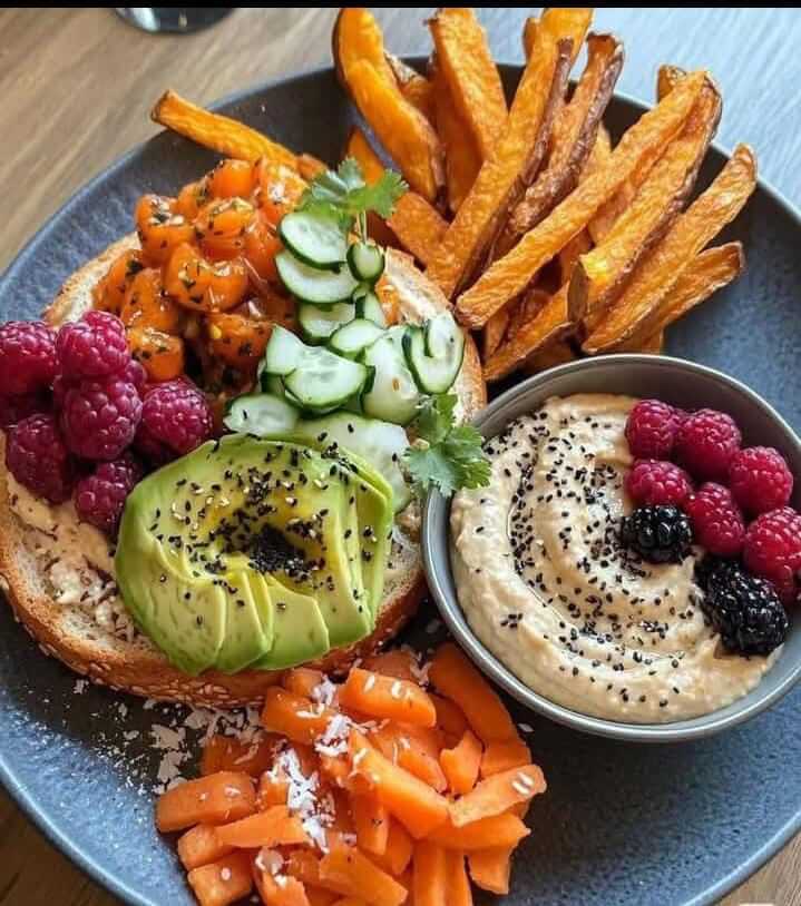Mediterranean Vibrant Veggie & Hummus Plate 1