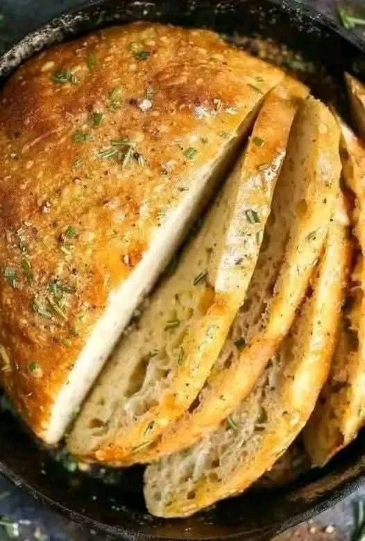 Air Fryer Garlic Bread (Cheesy, Buttery & Ready in Minutes) 1