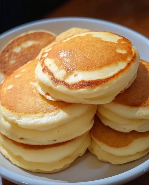 Fluffy Golden Pancakes — Soft, Thick, and Incredibly Airy 1