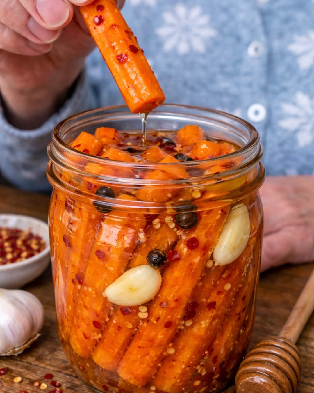Hot Honey Pickled Carrots – Sweet, Spicy & Crunchy Snack Perfection 1